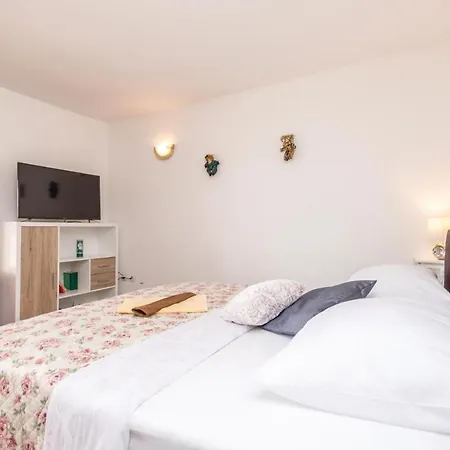 One-bedroom In 아파트 *